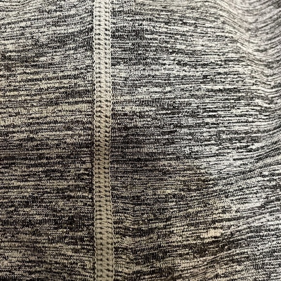 NWT long sleeve running shirt w/hoodie gray  lightweight for sports  Medium - Picture 4 of 7